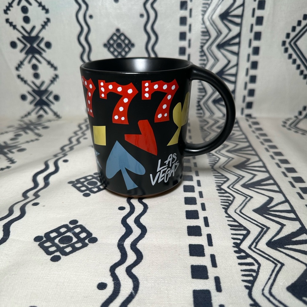 Las Vegas Starbucks 12 oz triple lucky 777 black Gambling cup mug